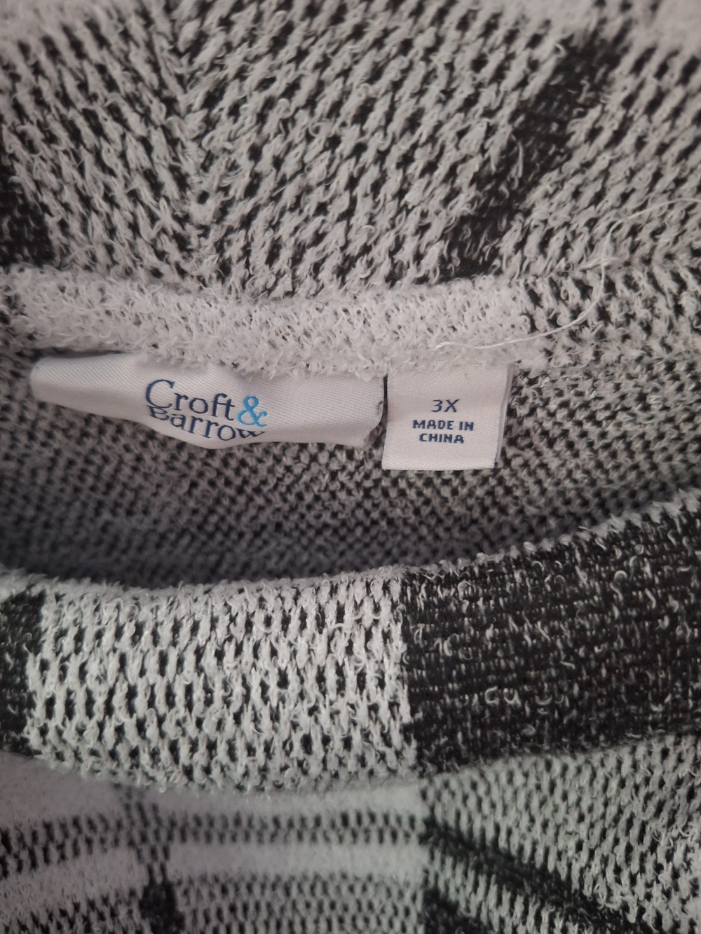 croft & barrow Black and White Crew Neck Knit Sweater